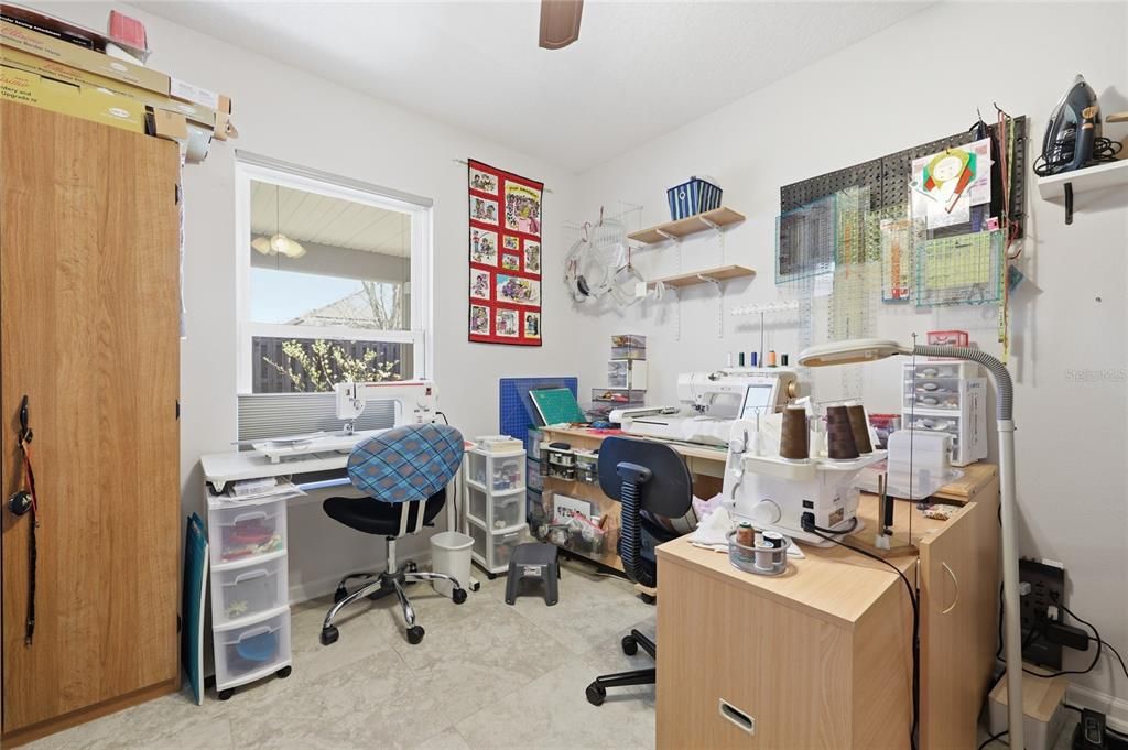Activo con contrato: $420,000 (3 camas, 2 baños, 1983 Pies cuadrados)