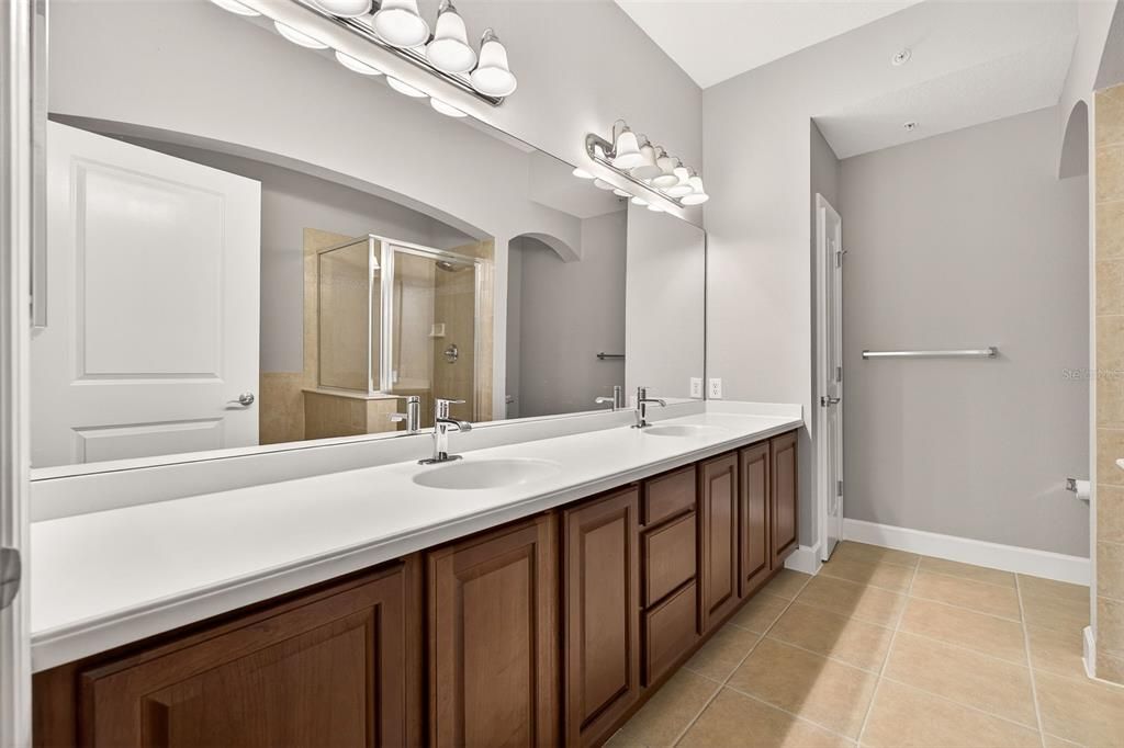 En Venta: $379,000 (2 camas, 2 baños, 1435 Pies cuadrados)