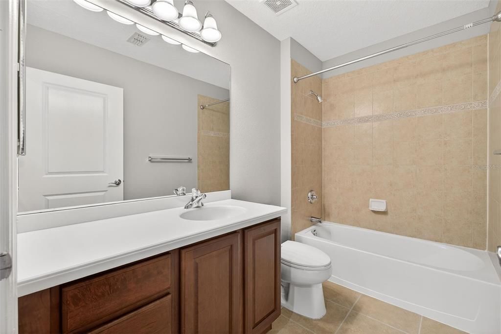 En Venta: $379,000 (2 camas, 2 baños, 1435 Pies cuadrados)