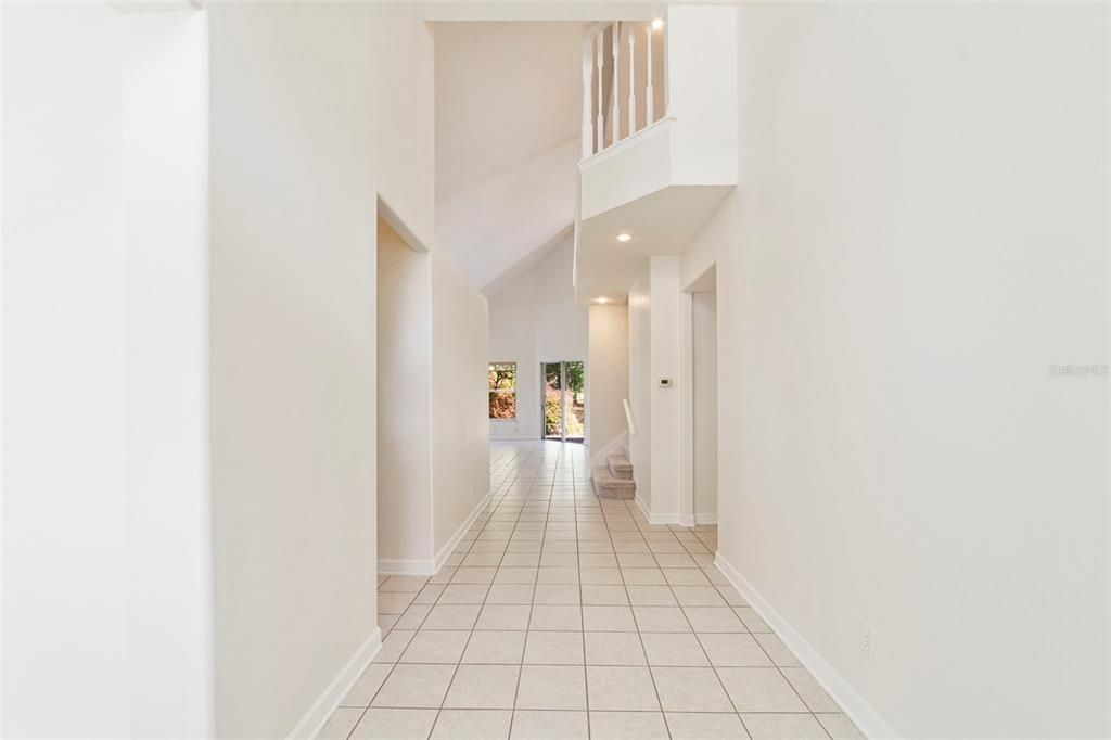 Activo con contrato: $569,000 (4 camas, 2 baños, 2500 Pies cuadrados)