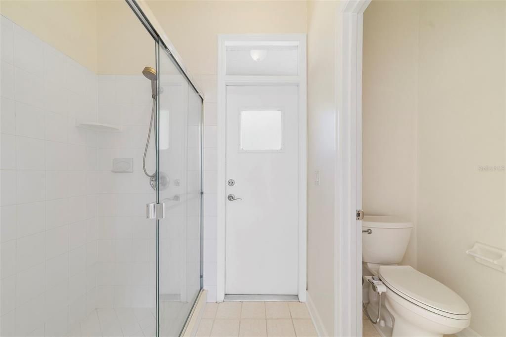 Activo con contrato: $569,000 (4 camas, 2 baños, 2500 Pies cuadrados)