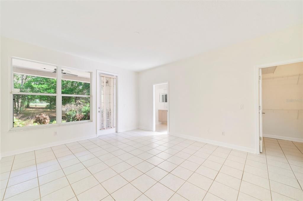 Activo con contrato: $569,000 (4 camas, 2 baños, 2500 Pies cuadrados)