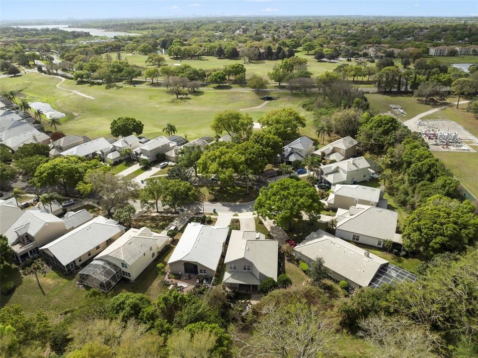 Activo con contrato: $569,000 (4 camas, 2 baños, 2500 Pies cuadrados)