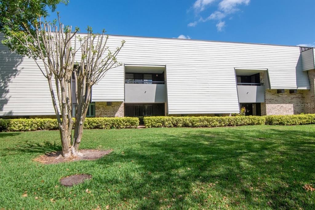 Active With Contract: $199,999 (1 beds, 1 baths, 825 Square Feet)