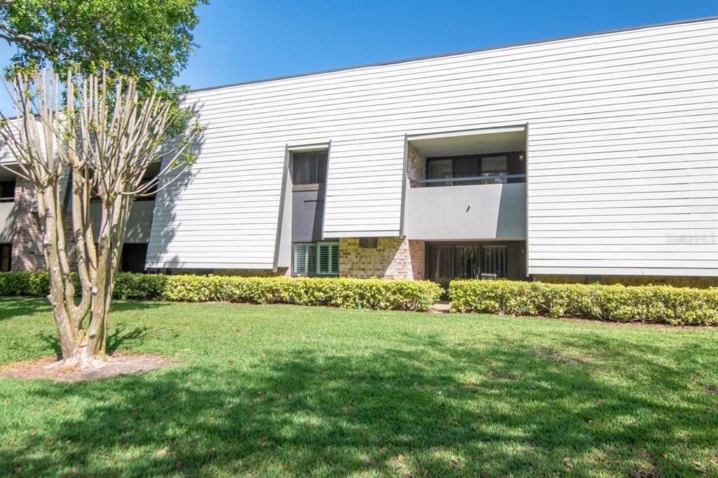 Active With Contract: $199,999 (1 beds, 1 baths, 825 Square Feet)