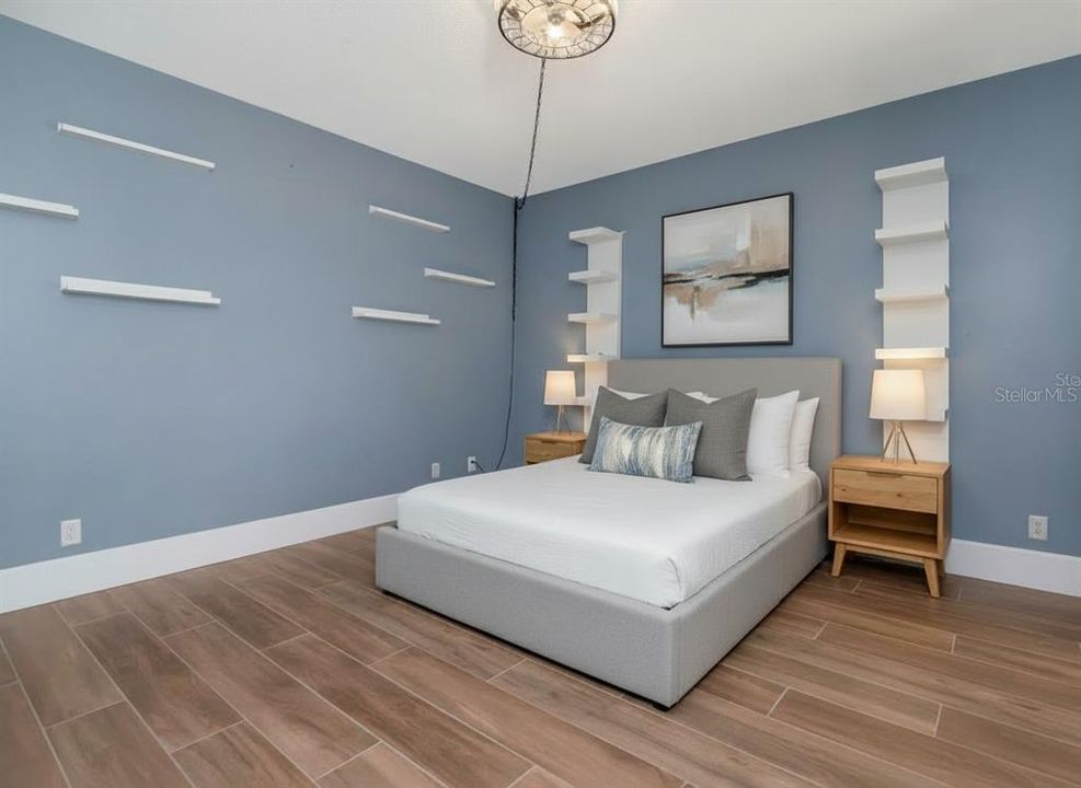 Active With Contract: $199,999 (1 beds, 1 baths, 825 Square Feet)