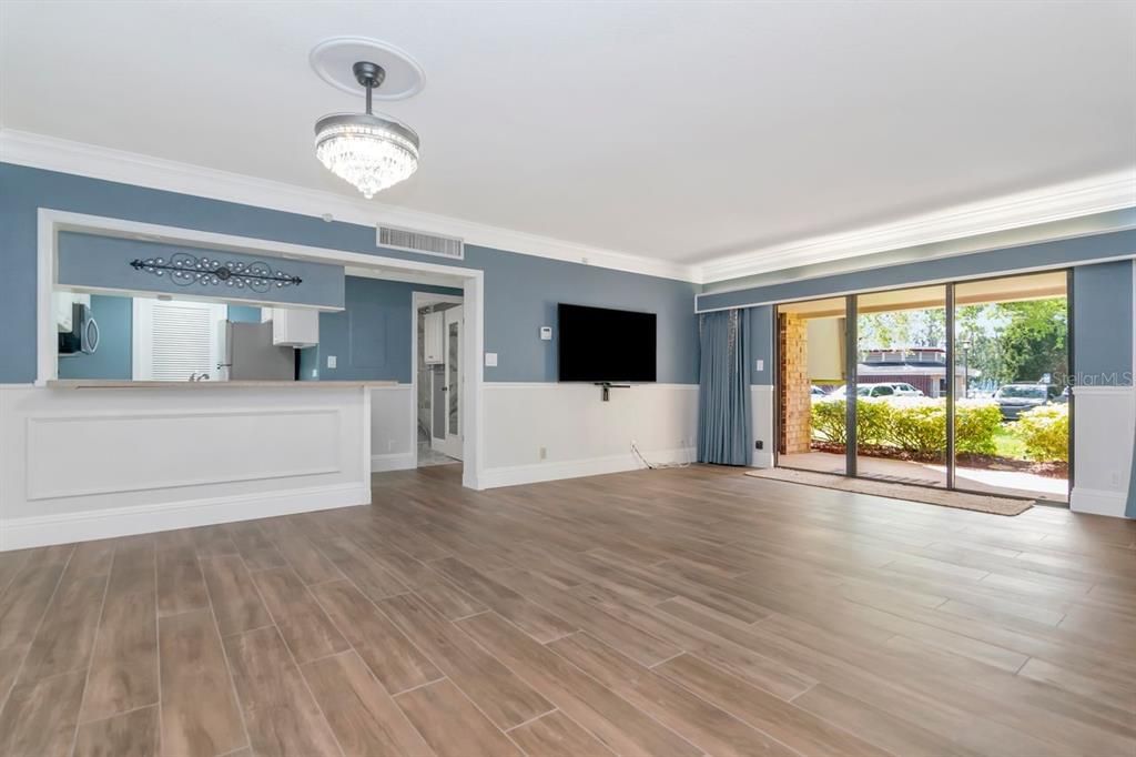 Active With Contract: $199,999 (1 beds, 1 baths, 825 Square Feet)