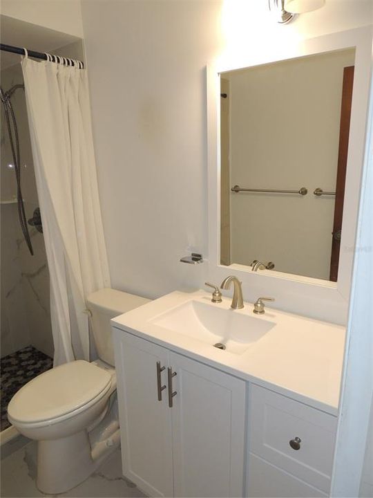 Activo con contrato: $279,000 (3 camas, 2 baños, 1668 Pies cuadrados)