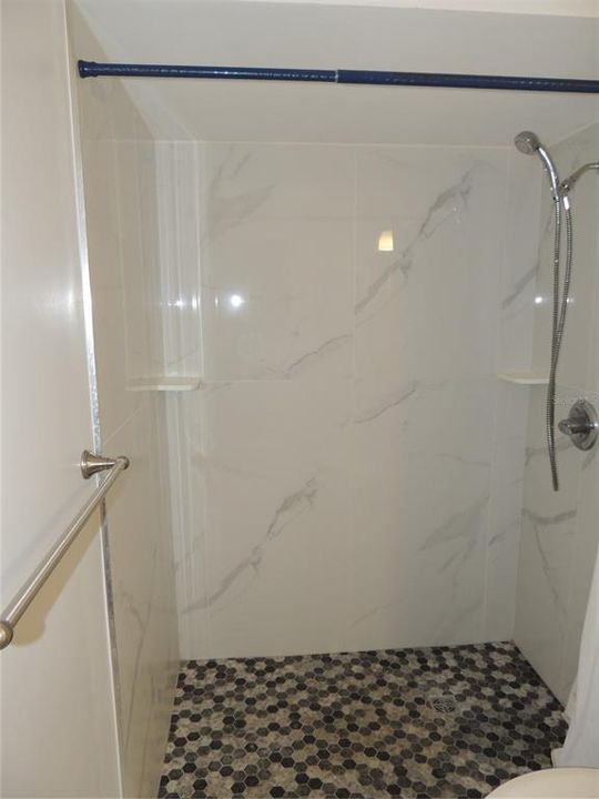 Activo con contrato: $279,000 (3 camas, 2 baños, 1668 Pies cuadrados)