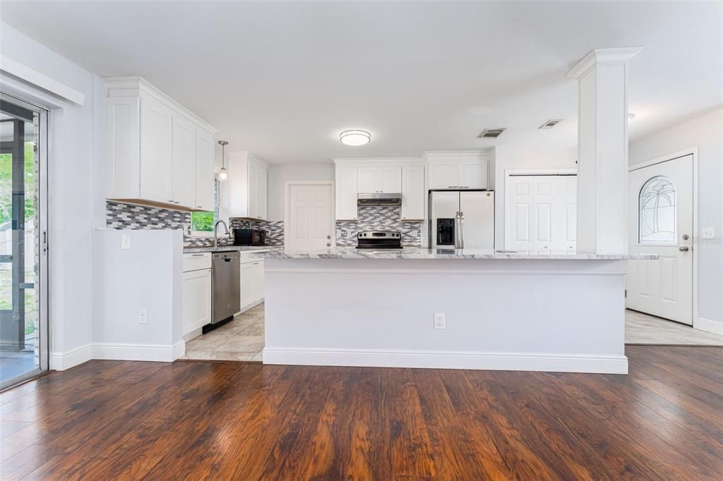 For Sale: $259,000 (2 beds, 2 baths, 1112 Square Feet)