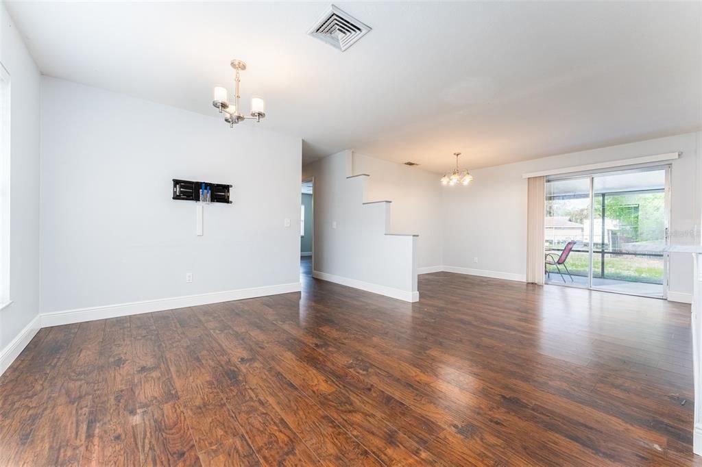 For Sale: $259,000 (2 beds, 2 baths, 1112 Square Feet)