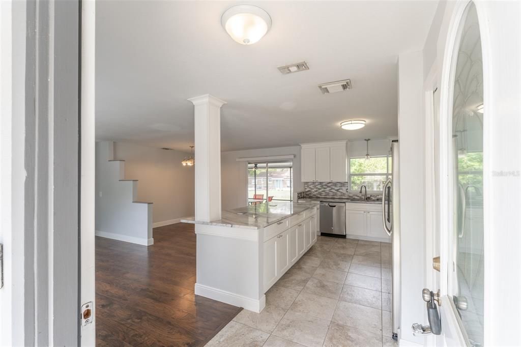 For Sale: $259,000 (2 beds, 2 baths, 1112 Square Feet)