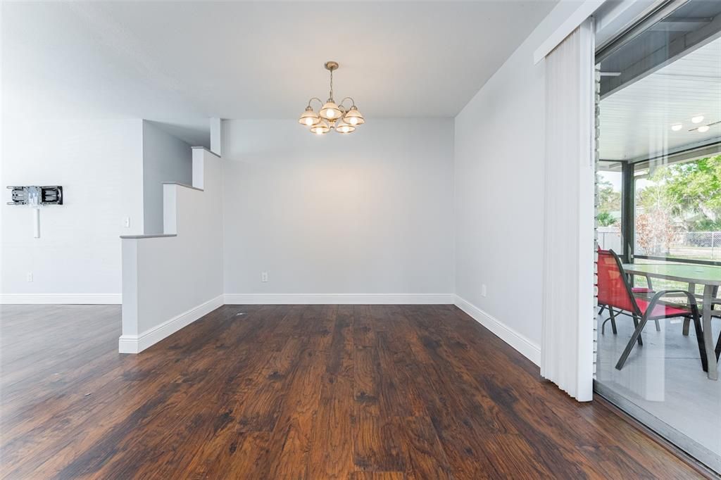 For Sale: $259,000 (2 beds, 2 baths, 1112 Square Feet)