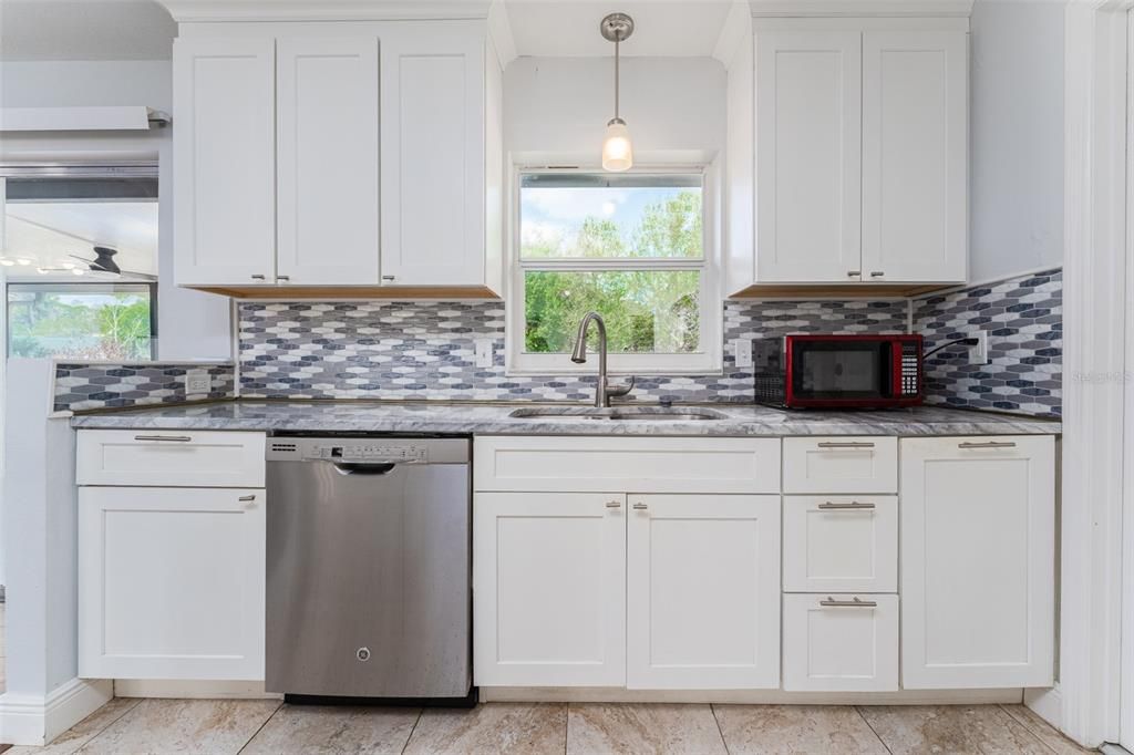 For Sale: $259,000 (2 beds, 2 baths, 1112 Square Feet)
