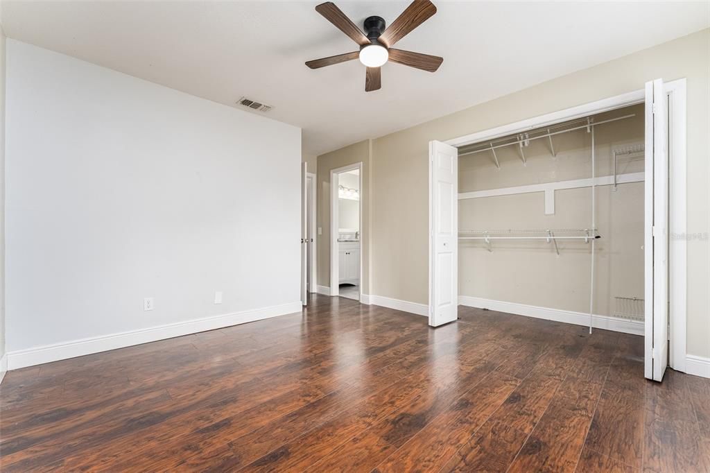 For Sale: $259,000 (2 beds, 2 baths, 1112 Square Feet)
