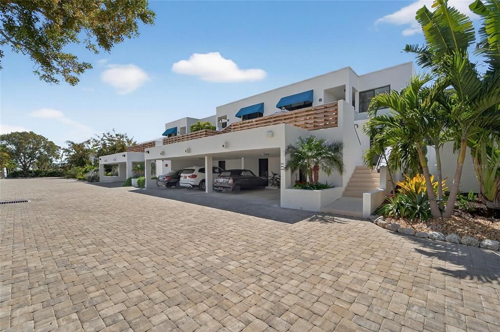 Activo con contrato: $775,000 (2 camas, 2 baños, 1456 Pies cuadrados)