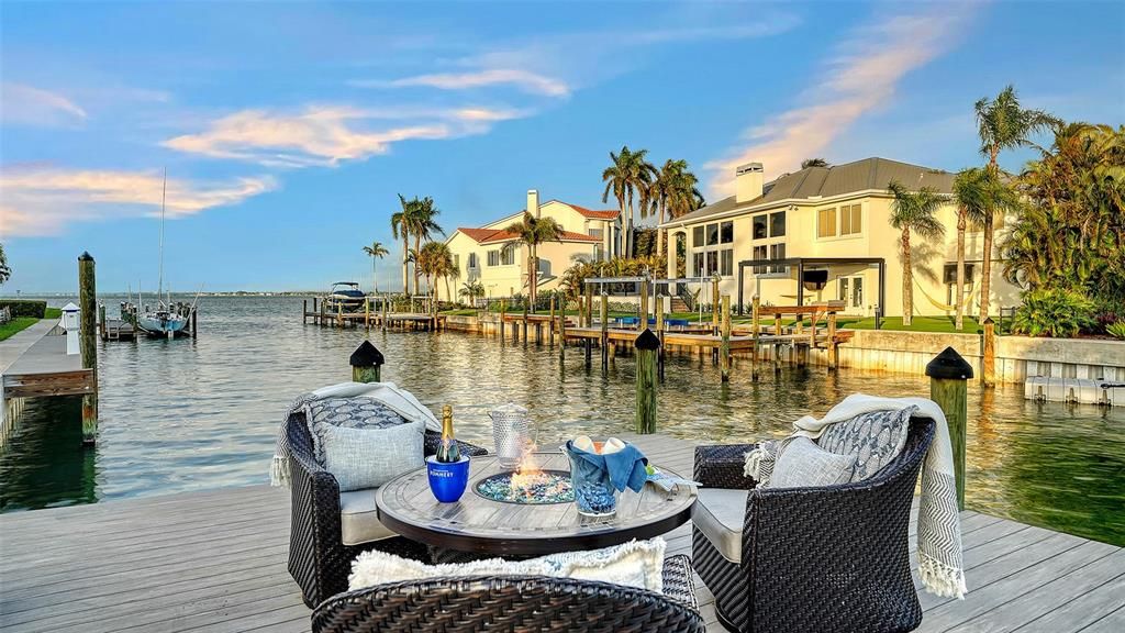 For Sale: $2,599,000 (3 beds, 3 baths, 2960 Square Feet)