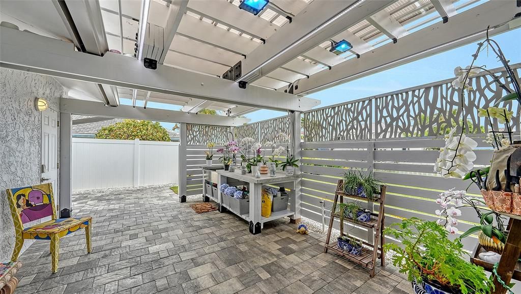 For Sale: $2,599,000 (3 beds, 3 baths, 2960 Square Feet)