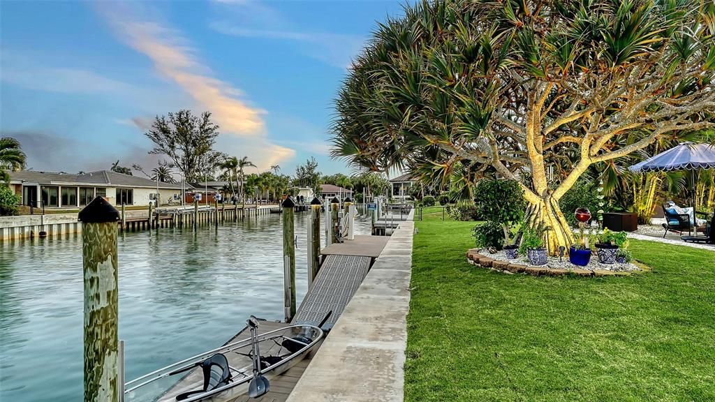 For Sale: $2,599,000 (3 beds, 3 baths, 2960 Square Feet)