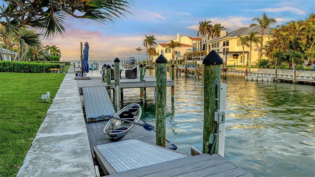 For Sale: $2,599,000 (3 beds, 3 baths, 2960 Square Feet)
