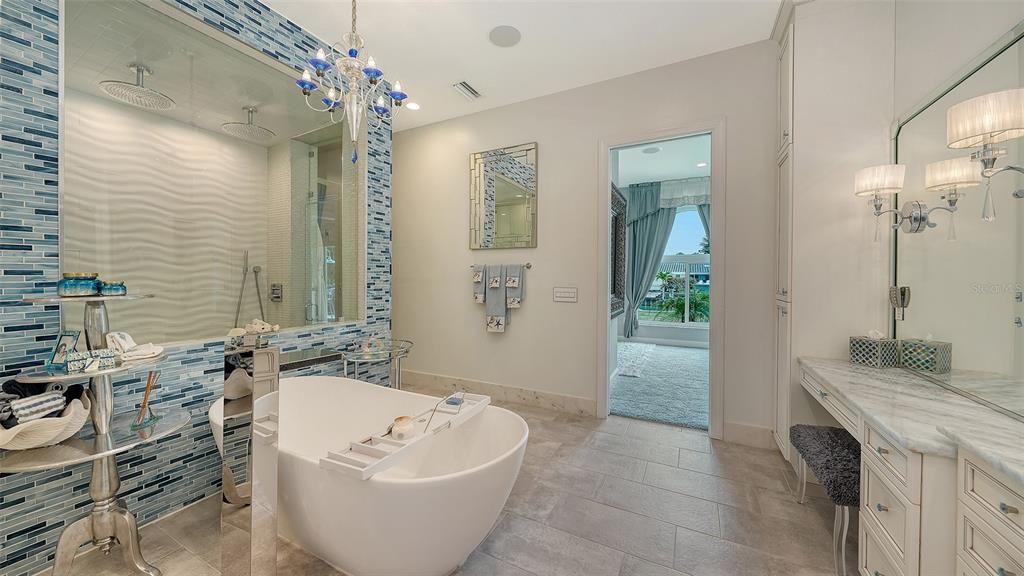 For Sale: $2,599,000 (3 beds, 3 baths, 2960 Square Feet)