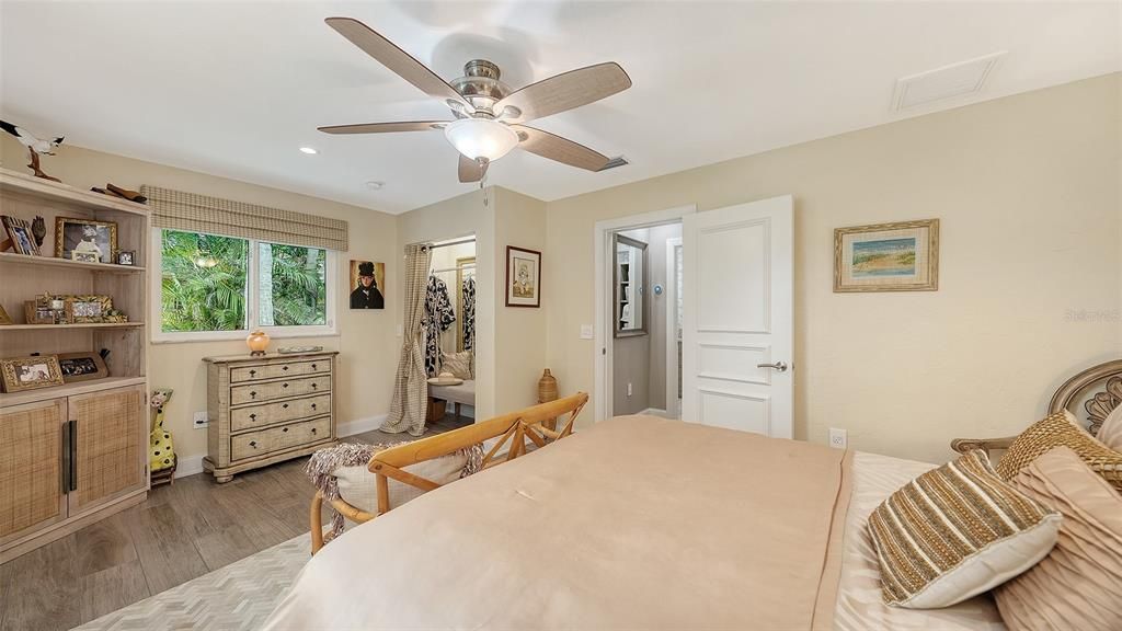 For Sale: $2,599,000 (3 beds, 3 baths, 2960 Square Feet)
