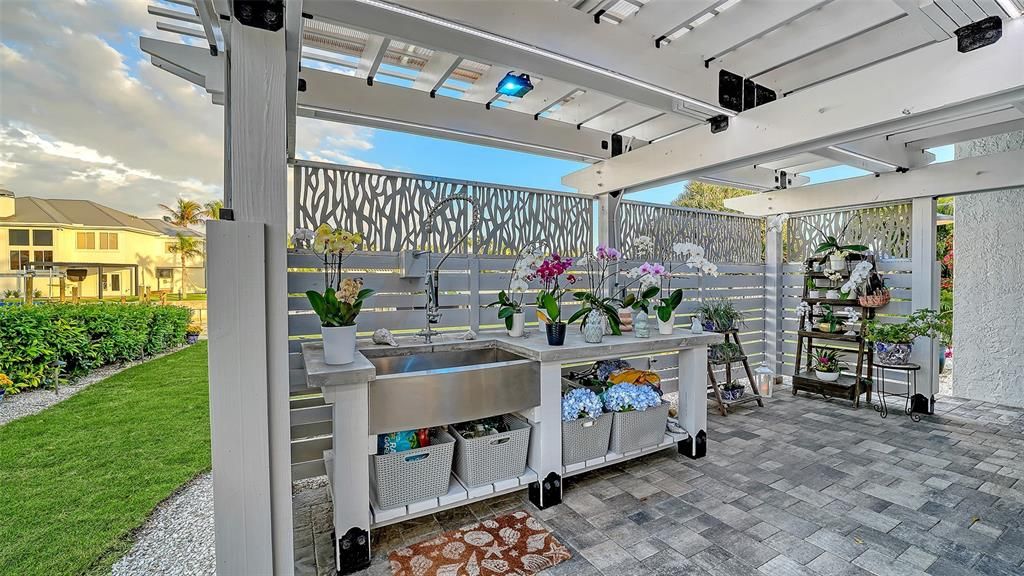 For Sale: $2,599,000 (3 beds, 3 baths, 2960 Square Feet)