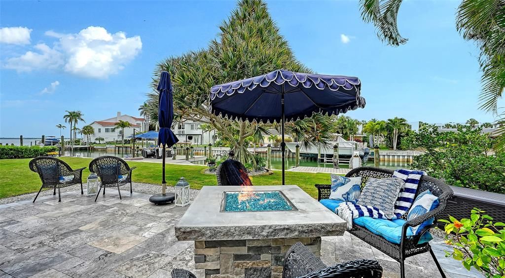 For Sale: $2,599,000 (3 beds, 3 baths, 2960 Square Feet)