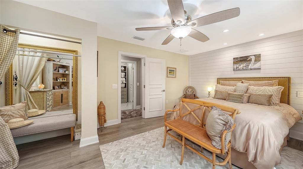 For Sale: $2,599,000 (3 beds, 3 baths, 2960 Square Feet)