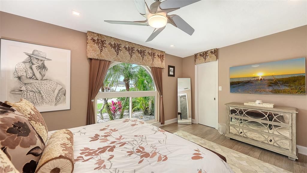 For Sale: $2,599,000 (3 beds, 3 baths, 2960 Square Feet)