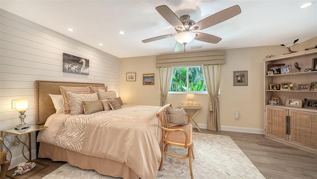 For Sale: $2,599,000 (3 beds, 3 baths, 2960 Square Feet)