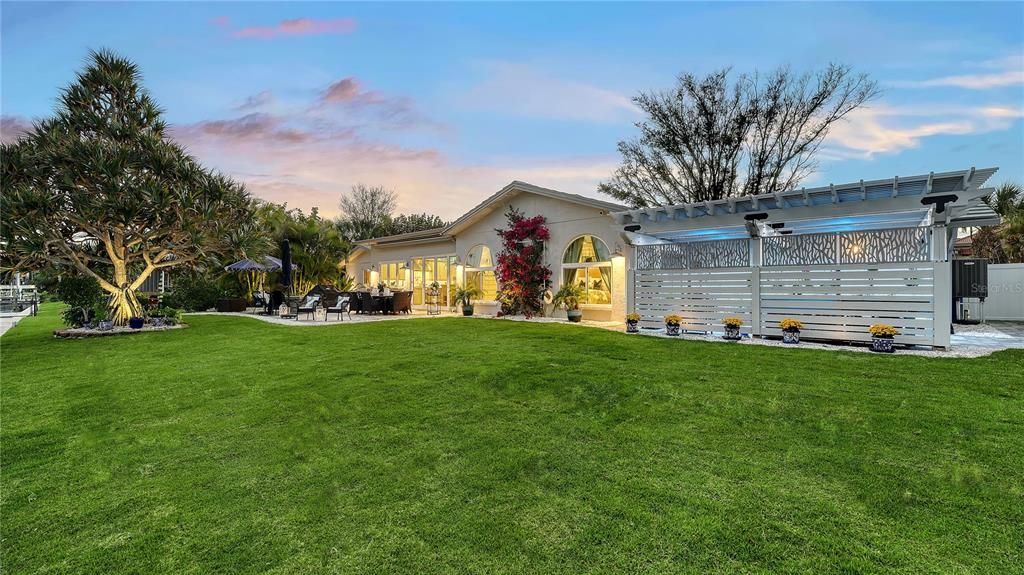 For Sale: $2,599,000 (3 beds, 3 baths, 2960 Square Feet)