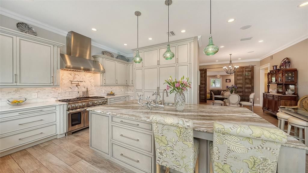 For Sale: $2,599,000 (3 beds, 3 baths, 2960 Square Feet)