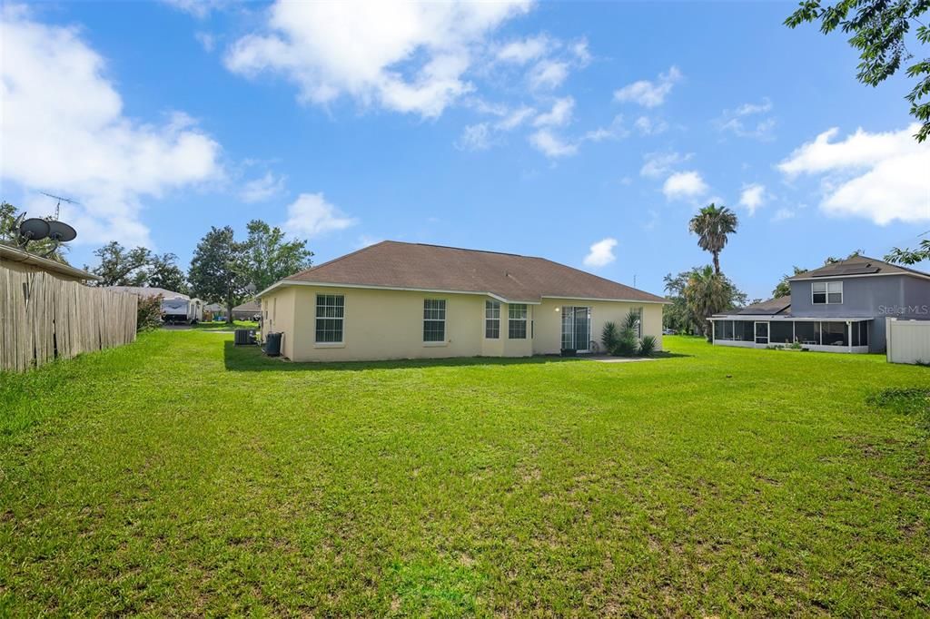 Active With Contract: $230,000 (3 beds, 2 baths, 1563 Square Feet)
