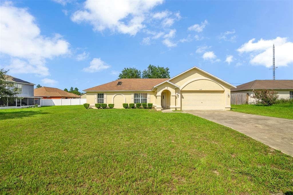 Active With Contract: $230,000 (3 beds, 2 baths, 1563 Square Feet)