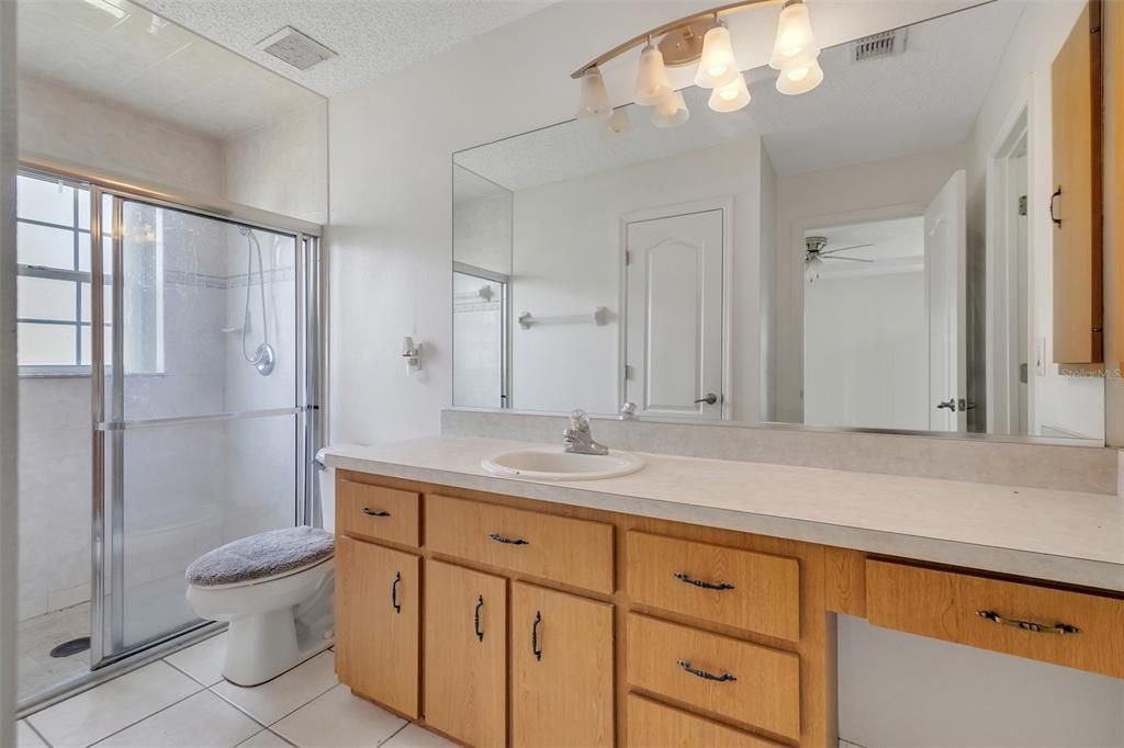 Active With Contract: $230,000 (3 beds, 2 baths, 1563 Square Feet)