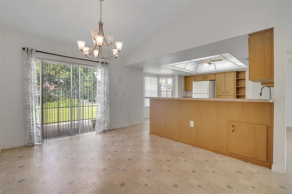 Active With Contract: $230,000 (3 beds, 2 baths, 1563 Square Feet)