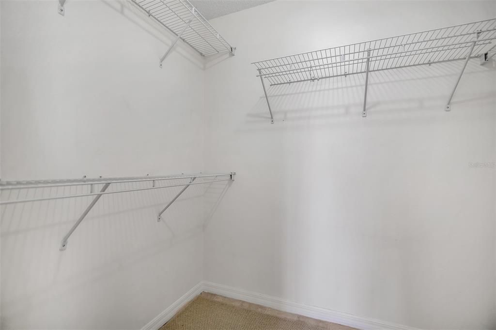 Active With Contract: $230,000 (3 beds, 2 baths, 1563 Square Feet)