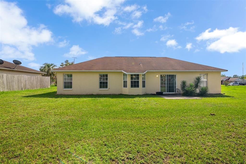 Active With Contract: $230,000 (3 beds, 2 baths, 1563 Square Feet)