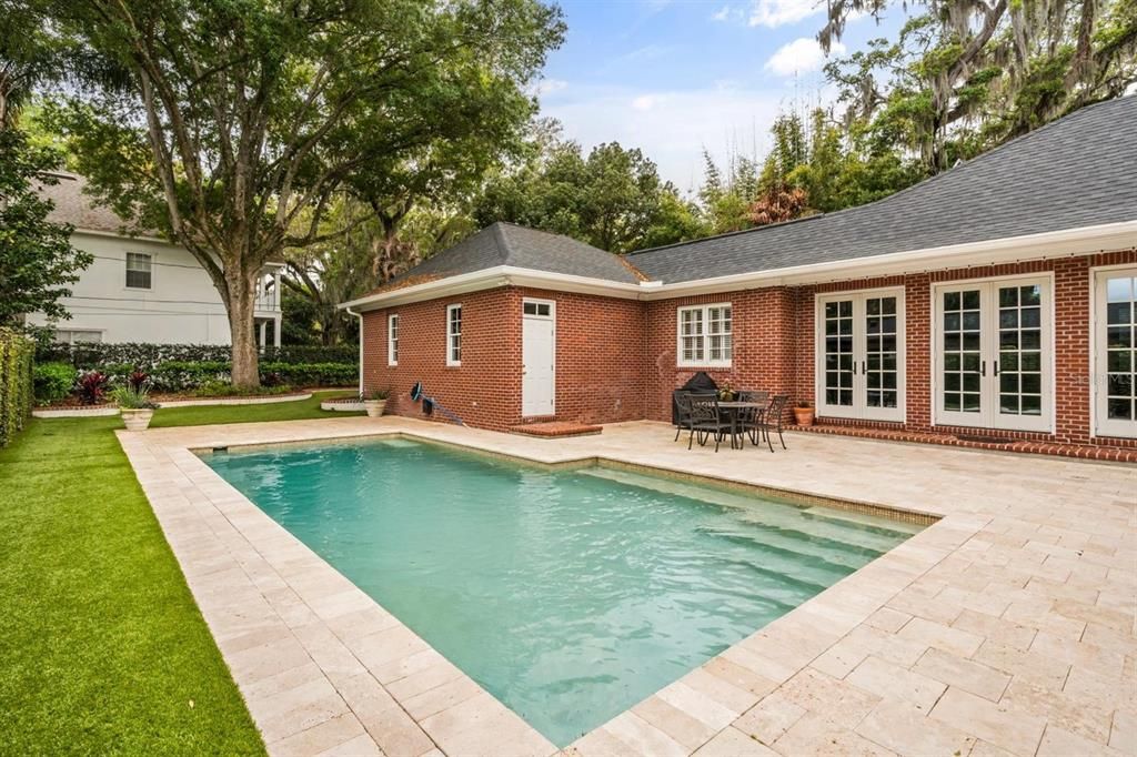 For Sale: $1,995,000 (4 beds, 3 baths, 4304 Square Feet)