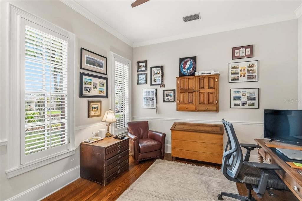 For Sale: $1,995,000 (4 beds, 3 baths, 4304 Square Feet)