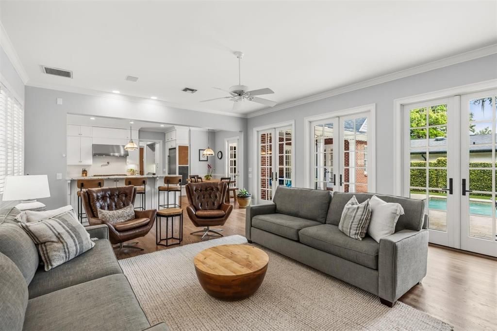 For Sale: $1,995,000 (4 beds, 3 baths, 4304 Square Feet)