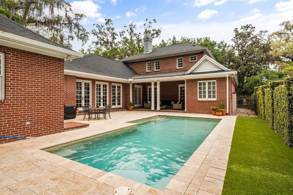 For Sale: $1,995,000 (4 beds, 3 baths, 4304 Square Feet)