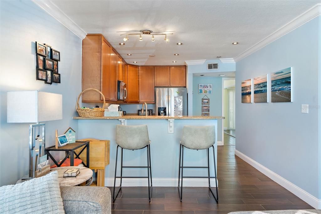 For Sale: $284,000 (1 beds, 1 baths, 620 Square Feet)