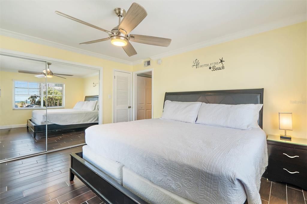 For Sale: $284,000 (1 beds, 1 baths, 620 Square Feet)