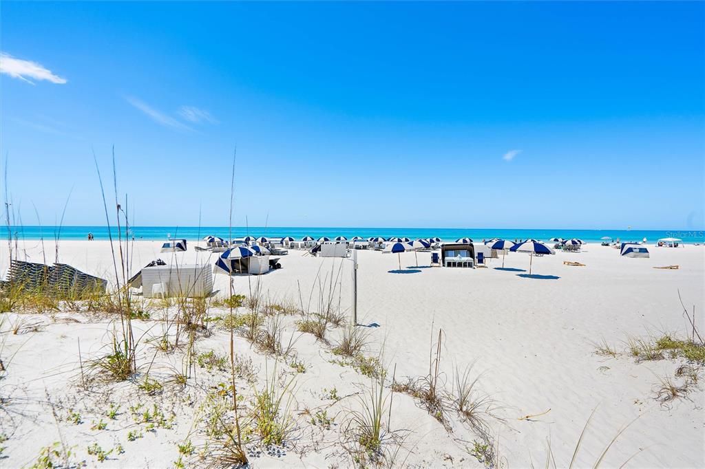 For Sale: $284,000 (1 beds, 1 baths, 620 Square Feet)