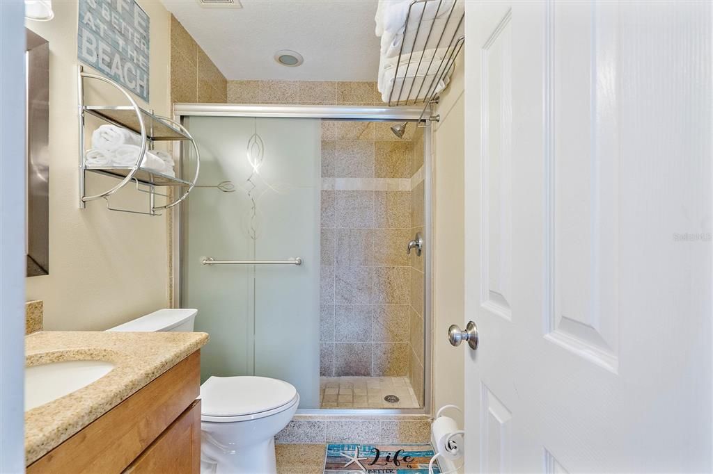 For Sale: $284,000 (1 beds, 1 baths, 620 Square Feet)