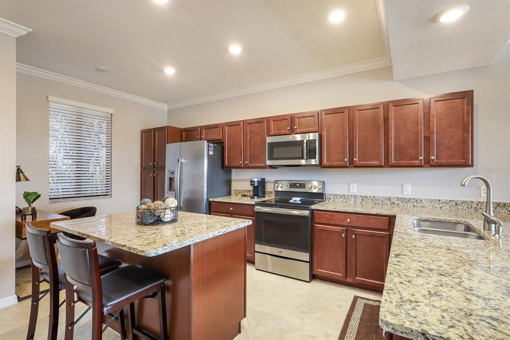 En Venta: $270,000 (2 camas, 2 baños, 1121 Pies cuadrados)