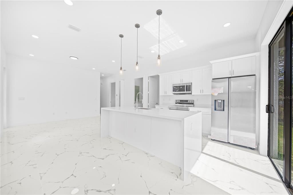Activo con contrato: $258,000 (3 camas, 2 baños, 1150 Pies cuadrados)