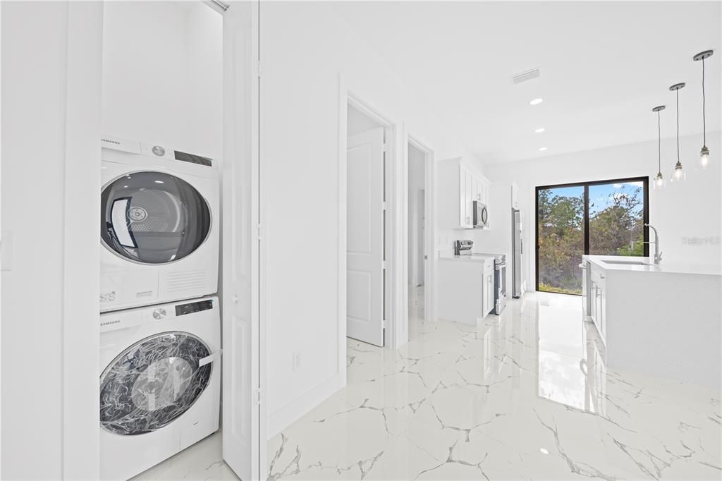 Activo con contrato: $258,000 (3 camas, 2 baños, 1150 Pies cuadrados)